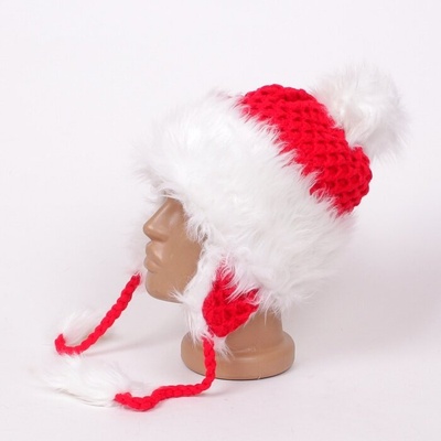 Детска червена плетена шапка с декорация от бяло пухче