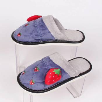 Image 1 of Сини плюшени пантофи с ягодки