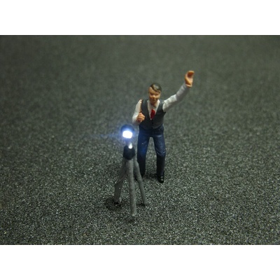 Modellbau Schönwitz Fotograf s LED bleskem H0 muž se stativem Schönwitz 50228