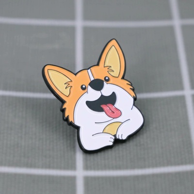 Pinarna Hnědobílý pejsek (Corgi) s vyplazeným jazykem