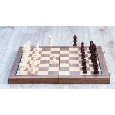 Dřevěné magnetické šachy Sapele – Zboží Dáma