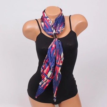 Image 1 of Дамски плисиран шал в тъмносиньо с цветен принт