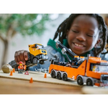 Image 1 of LEGO® City - Heavy-Duty Recovery Tow Truck with Crane (60467)