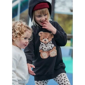 Mayoral Спортна рокля плюш с качулка в черен цвят с цветно мече за мини момиче Mayoral