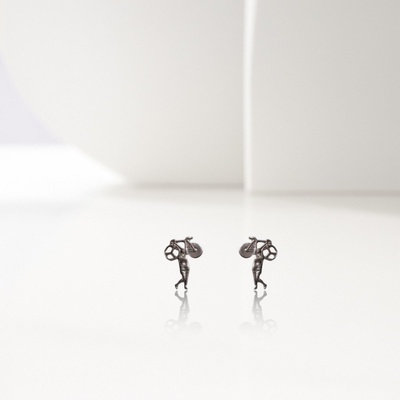 Дамски обеци „Колоездачка - Класическо сребро 925 - Ръчно изработено спортно бижу - Талисман и идеален подарък - ssj