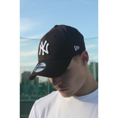 New Era League Essential 9FORTY New York Yankees BROWN/WHITE hnedá piesková 9FORTY