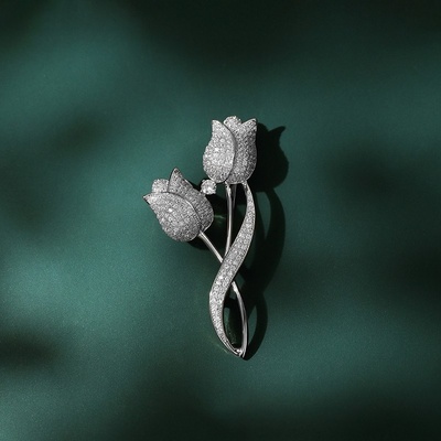 Éternelle luxusní brož se zirkony Natasha Silver tulipán B2309-XT0755A stříbrná
