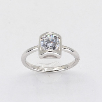 KA R3262 Strieborný prsteň s kameňom