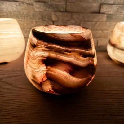 Svícen z přírodního kamene kónický L průměr 12,5 cm Varianta: Výrazný vzor – Zboží Dáma