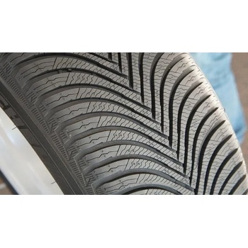 Image 1 of Michelin Alpin 5 185/50 R16 81H