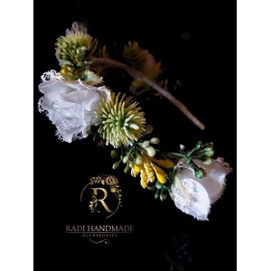 Radi handmade Диадема с бели рози и жълти акценти (882)