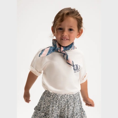MAYORAL Бяла тениска къс ръкав със сиво-синя кърпичка за мини момиче Mayoral