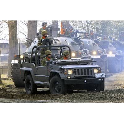 Trumpeter JGSDF type 73 Light Truck Recon 05519 1:35