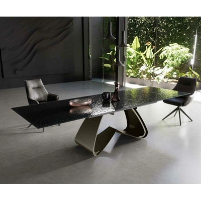 DELIFE Edge 200-300 x 100 sklo s reliéfem kouřově černé 3D design podnož ve tvaru W titanové efektové provedení rozkládací