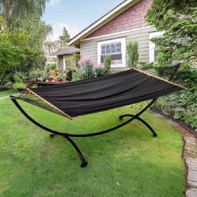 Houpací síť s konstrukcí