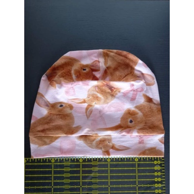 čepička s králíčky