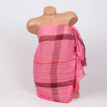 Image 1 of Плажно парео в розово на квадрати
