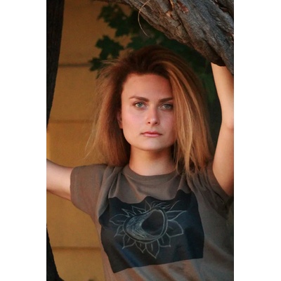 March Design Studio Дизайнерска тениска за писане с тебешири, дамска, каки