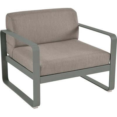 Fermob Bellevie s šedozelenou podnožíŠedohnědé čalouněné zahradní křeslo