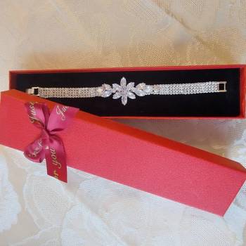 Image 1 of Кристална гривна с цвете