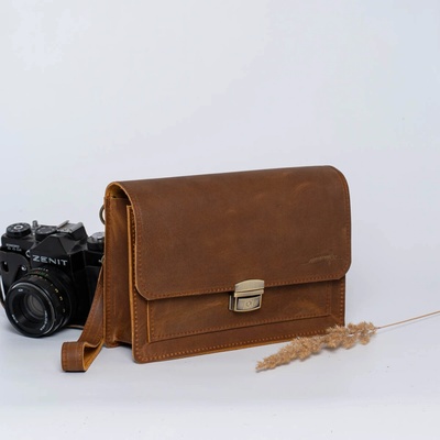 Ammyla Kožená brašna Fergus crazy svetlohnedá crossbody