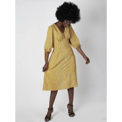 Perso Woman's Light dress with puff sleeves krémová