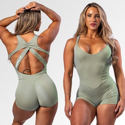 Nebbia tvarujúci športový overal Strong beauty 427