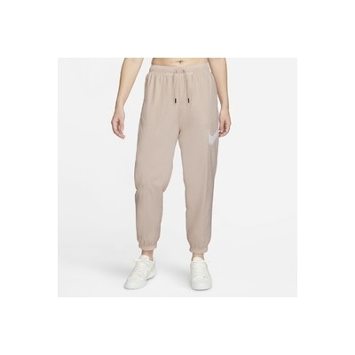 Nike Sportswear Essential 0195245620981 Červená