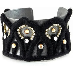 Dannyra Стилна гривна с дантела, Swarovski кристали Dannyra Jewels