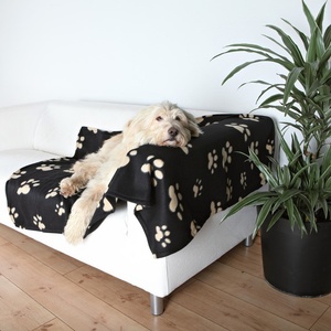 TRIXIE Barney Blanket black beige - Одеяло за кучета черно с бежови лапички 150 / 100 см
