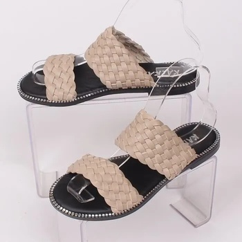 Кожени чехли в бежов цвят с равна подметка