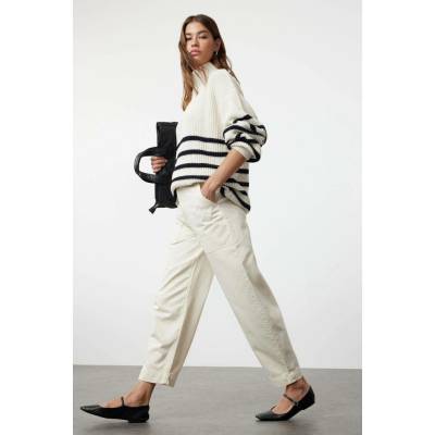 Trendyol Pocket Detailed High Waist Barrel Trousers krémová