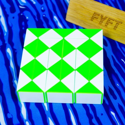 Other cube Rubikov had 36 dielikov Zelená