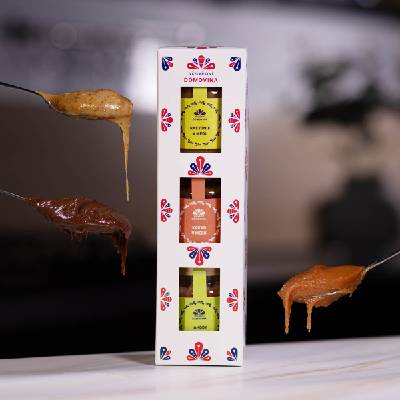 Včelařství Domovina Mikulášská nadílka dárkové balení 3x75 g ochucené medy Design: Domovina