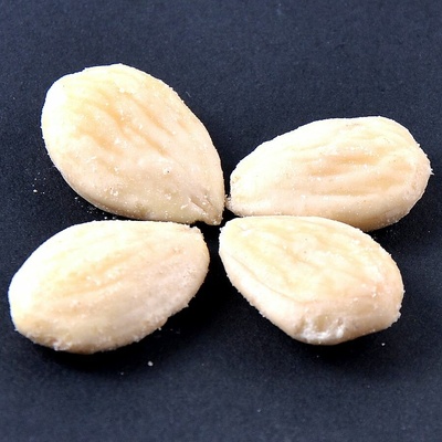 ASO Zdravý život Mandle loupané bio 1000 g