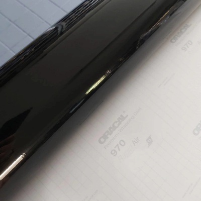 Čierna lesklá liata fólia Oracal 970RA Glossy Black 070