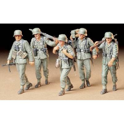 Tamiya German Machine Gun Crew On Maneuver 1:35