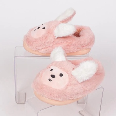 Детски пухкави пантофи в цвят розова пудра със зайче