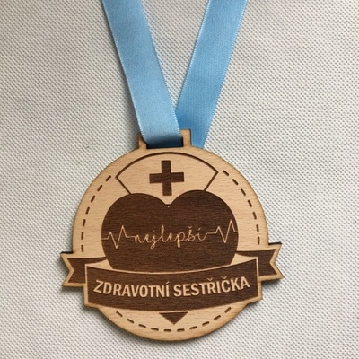 Dekorace z Česka Dřevěná medaile Nejlepší zdravotní sestřička