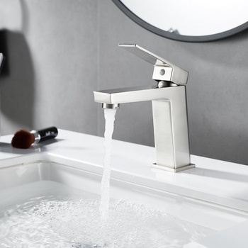 Inter Ceramic Смесител за умивалник 1491085brush nickel