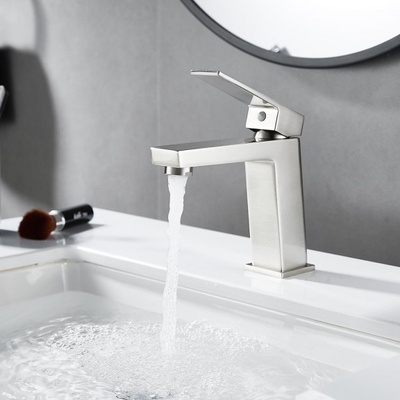 Inter Ceramic Смесител за умивалник 1491085brush nickel