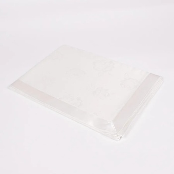 Image 1 of Покривка за маса в цвят ванилия с рози и точици 160/220