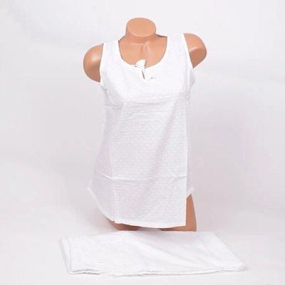 Дамска пижама в бяло с малки точици