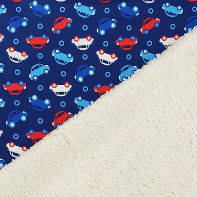 Softshell s beránkem modrý, autíčka, š.145