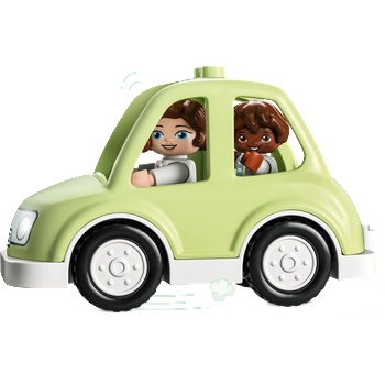 LEGO® DUPLO® - Family House on Wheels (10986)