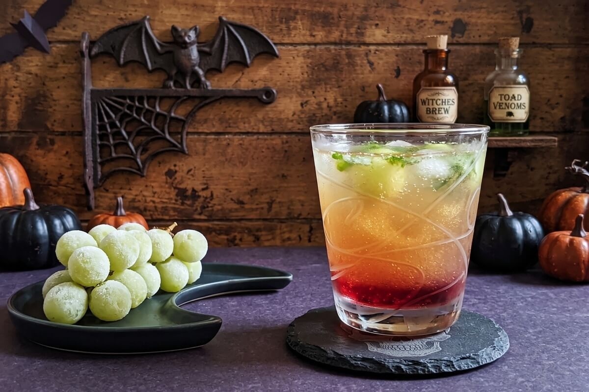 Ghoulish Grape Cooler halloweeni ital gyerekeknek Ghoulish Grape Cooler halloweeni ital gyerekeknek