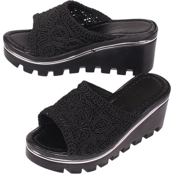 Дамски чехли в черен цвят с платформа