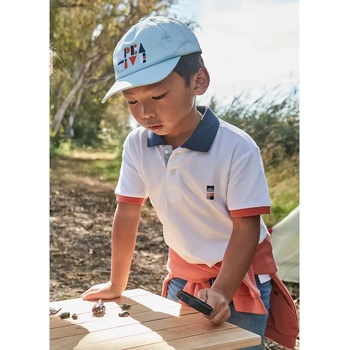 MAYORAL Поло тениска в бяло с къс ръкав и принт праскова за мини момче Майорал