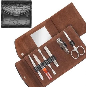 DIMS Дамски маникюр комплект несесер в черен цвят jb1405