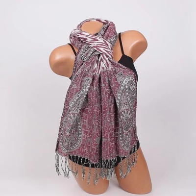 Шал във виолетово с флорални мотиви и орнаменти